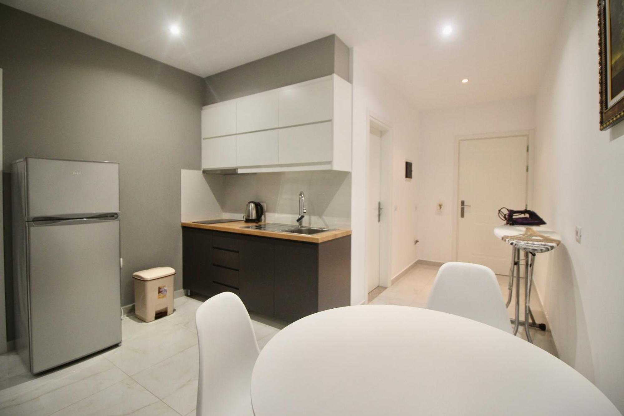 Sela Apartments ساراندا المظهر الخارجي الصورة