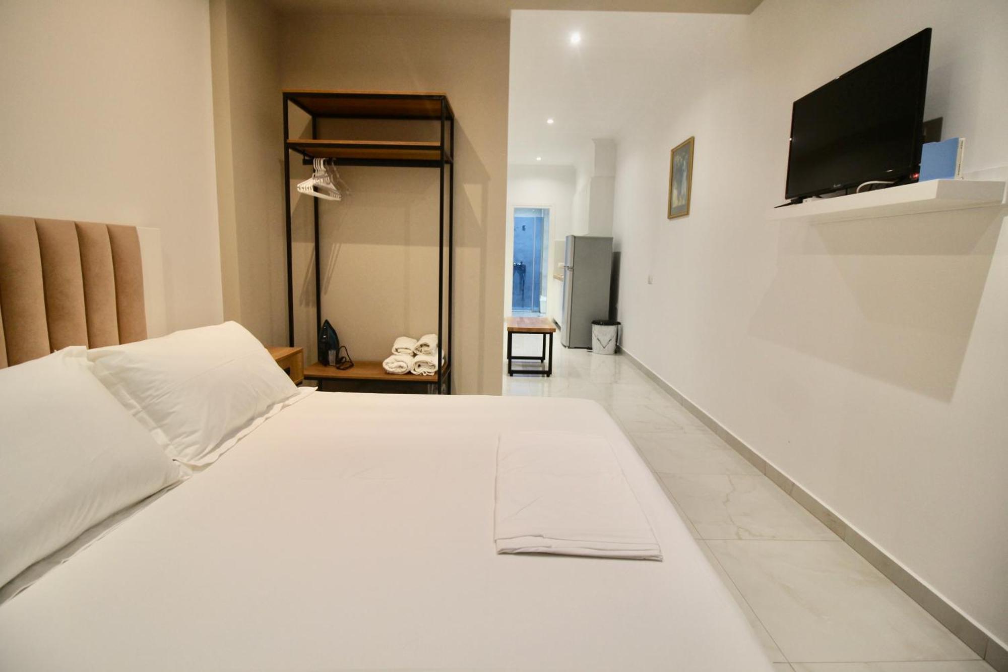 Sela Apartments ساراندا المظهر الخارجي الصورة